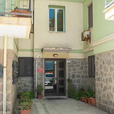 Apartment La Finestra Sul Porto-appartamento *